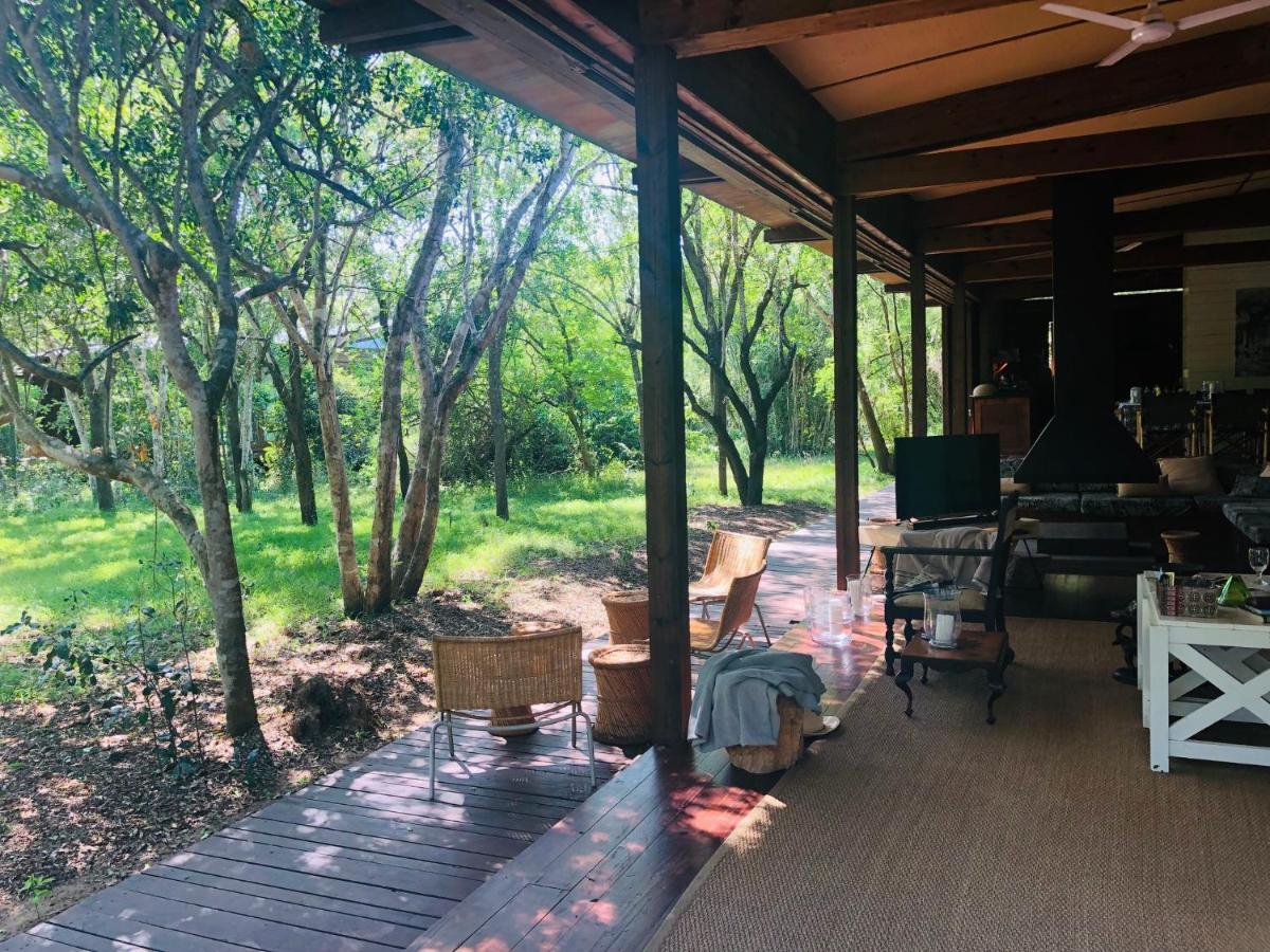 Hideaways Lazuli Bush Lodge, フルフルウェ エクステリア 写真