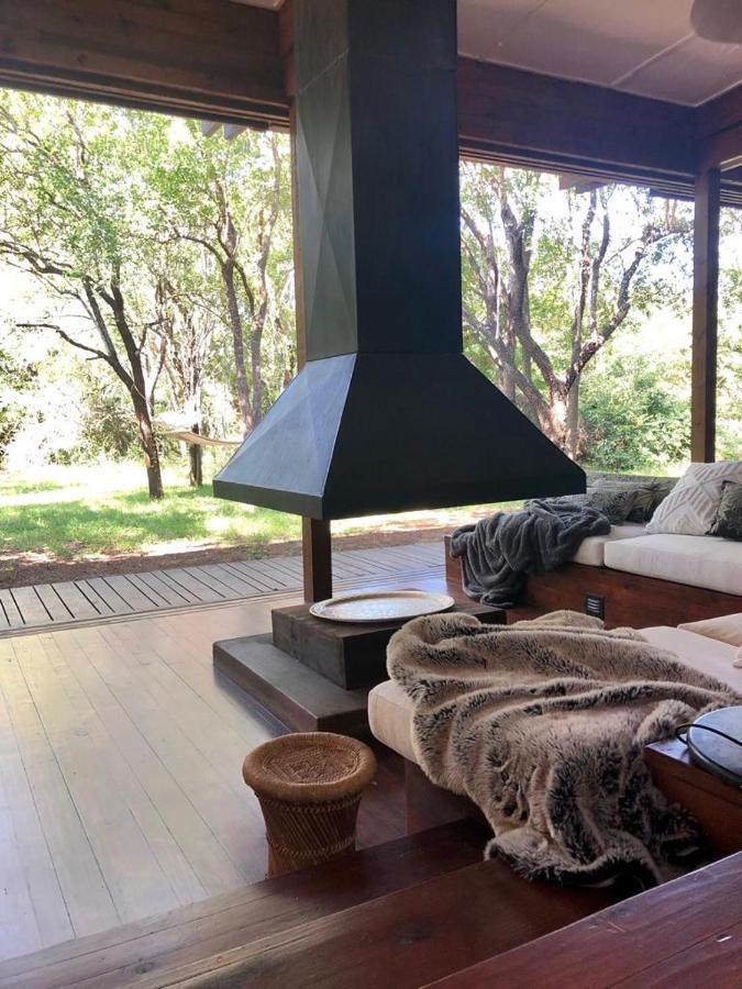 Hideaways Lazuli Bush Lodge, フルフルウェ エクステリア 写真